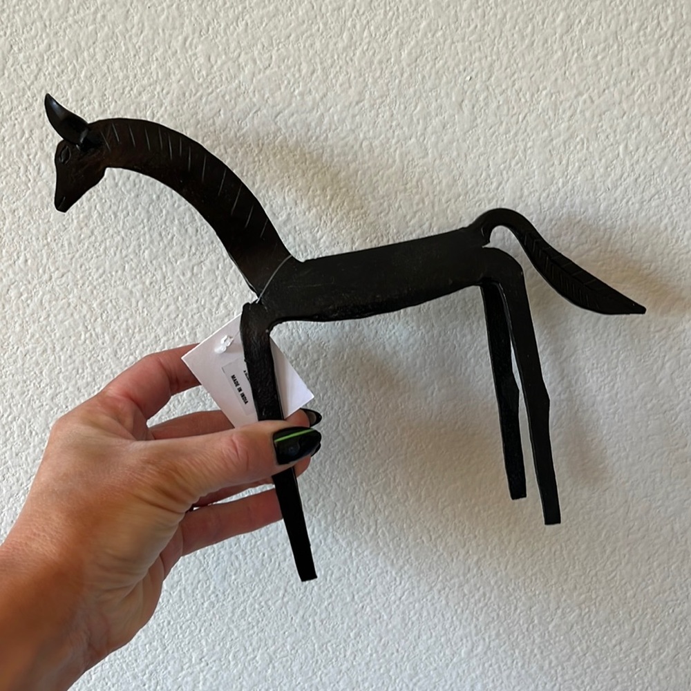 Rod iron horse decor